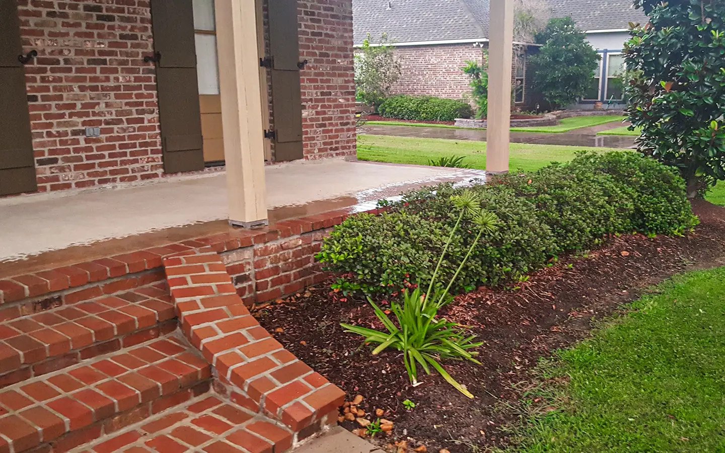 curbside - Brick Stairs Pressure- and Power-washing gallery-5